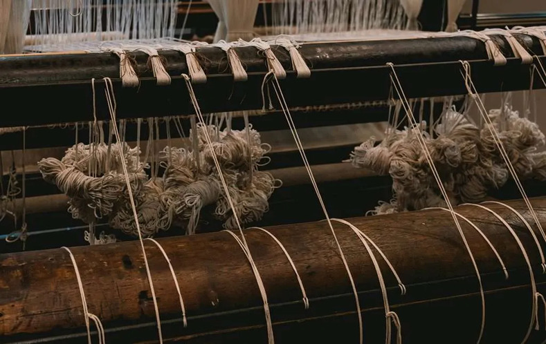 Shuttle Loom: Pengertian, Cara Kerja, dan Perannya di Industri Tekstil Modern