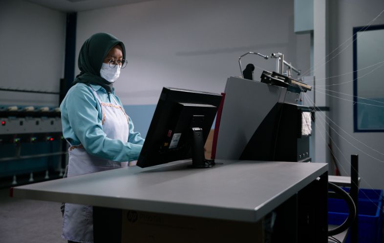 Rahasia Quality Control Tekstil: 4 Mesin Lab untuk Testing Fiber dan Yarn