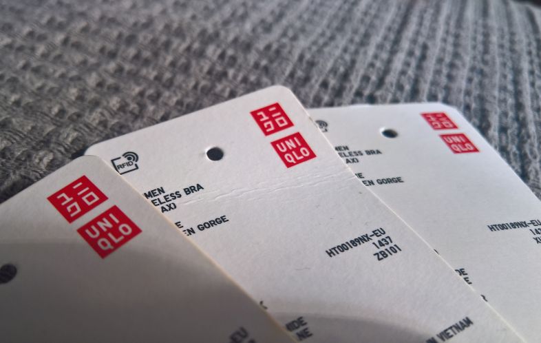 Hang Tag pada Produk Tekstil: Peran Nyata dalam Meningkatkan Trust dan Nilai Brand